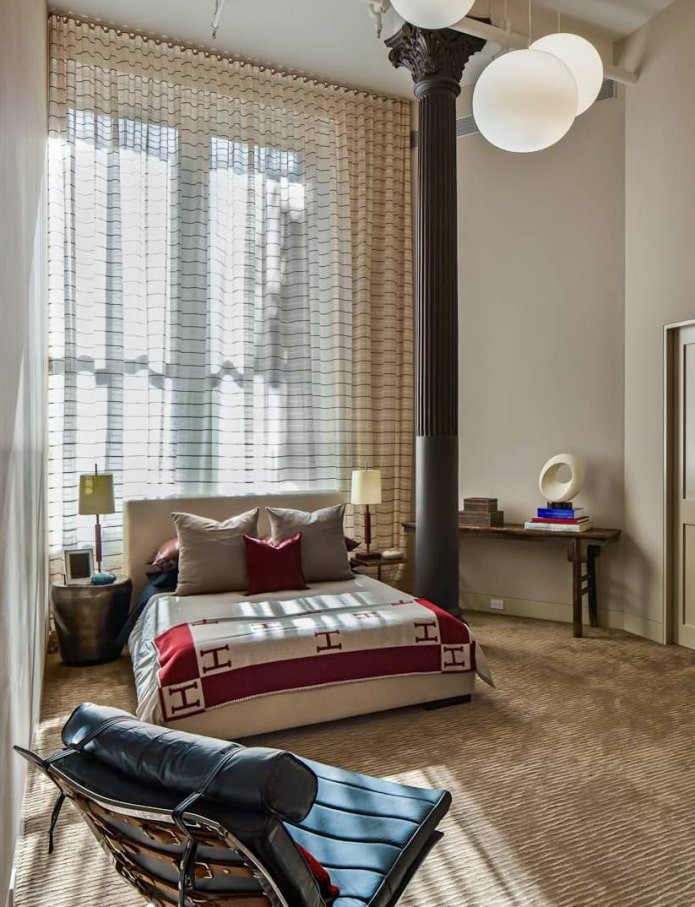 tende a strisce nell'interno della camera da letto