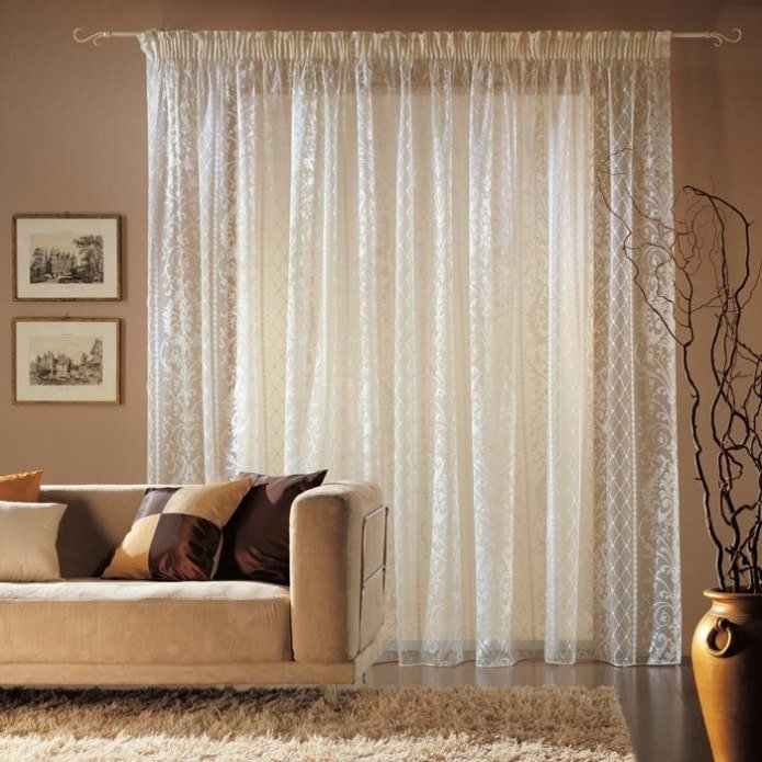tulle con ricami