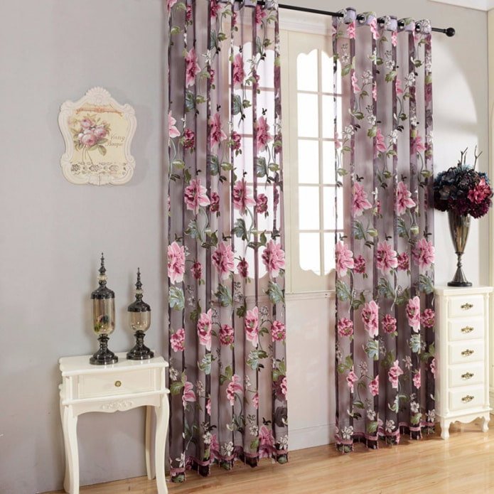 tulle con stampa floreale