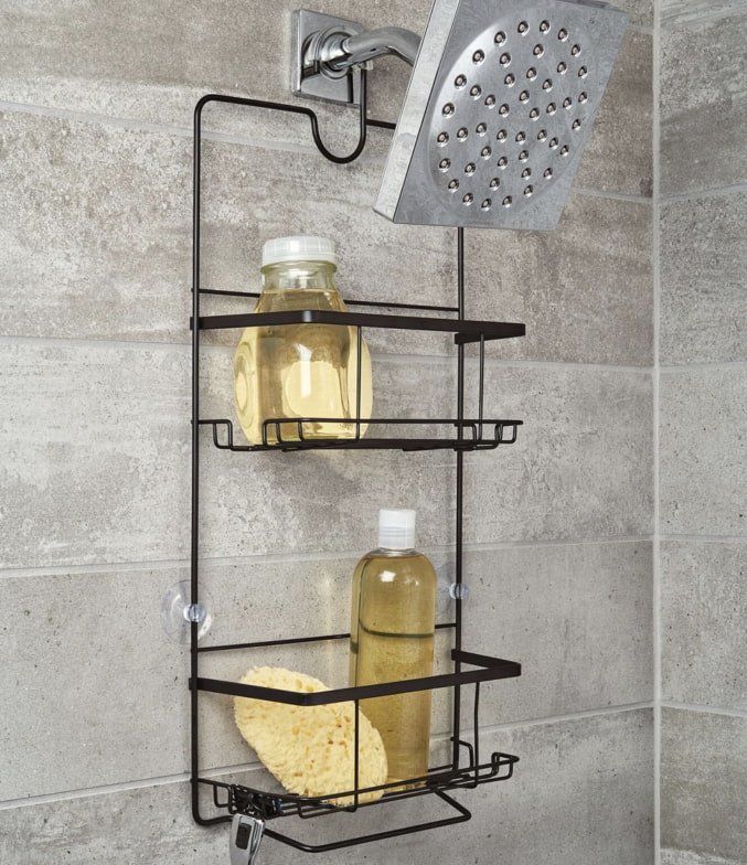 shampoo e gel in flaconi identici su uno scaffale