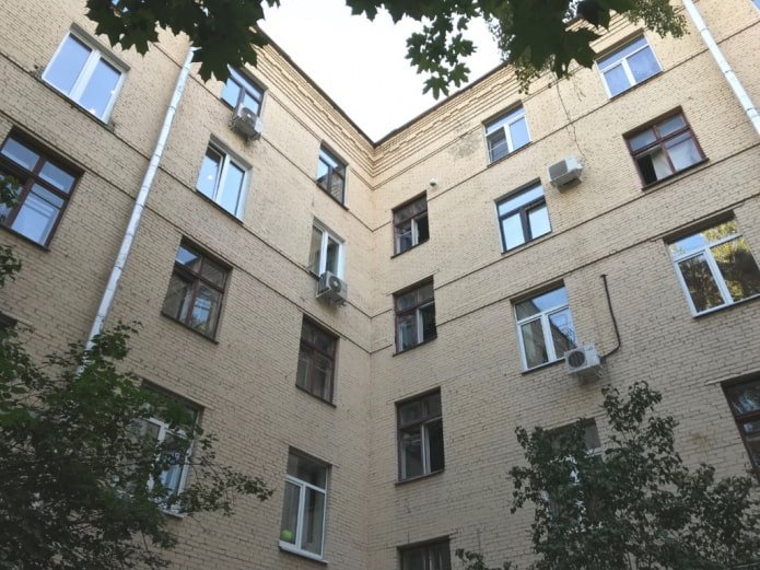 appartamento nell'angolo interno della casa