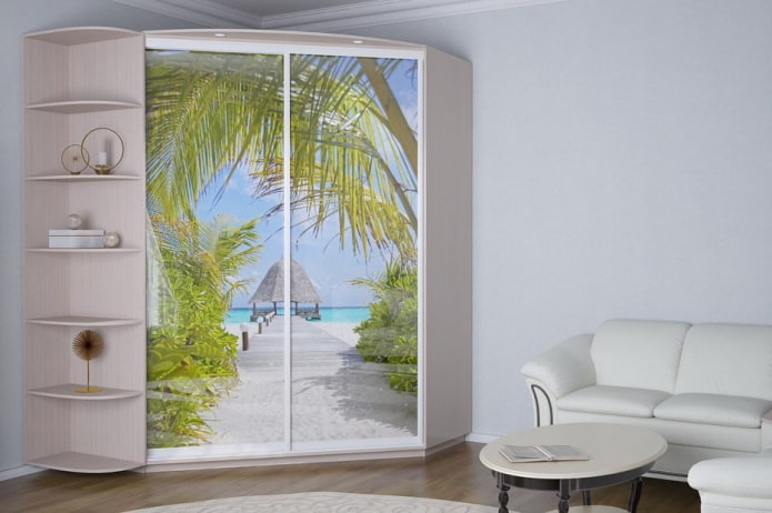 progetto di un armadio ad angolo all'interno dell'ingresso