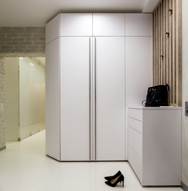 armadio in stile minimalista