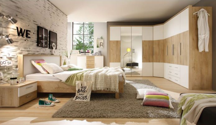 Foto di armadi ad angolo in camera da letto