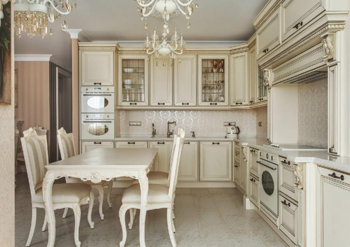 cucina ad angolo in stile classico