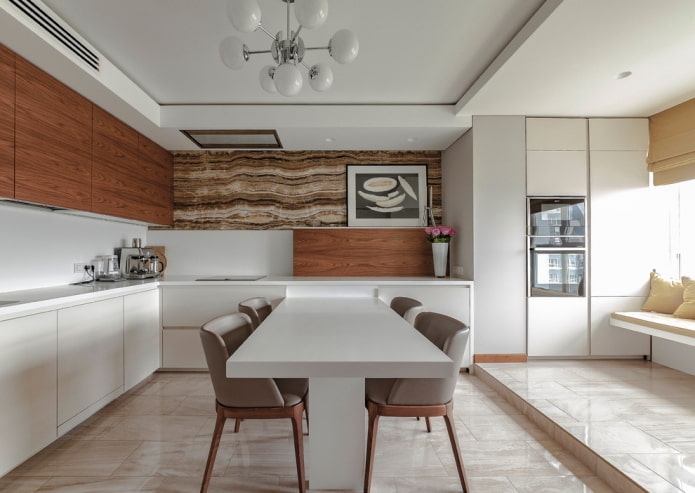 zona pranzo all'interno della cucina a forma di angolo