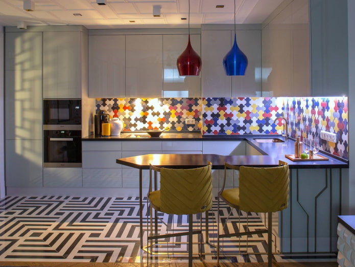cucina ad angolo con bancone bar