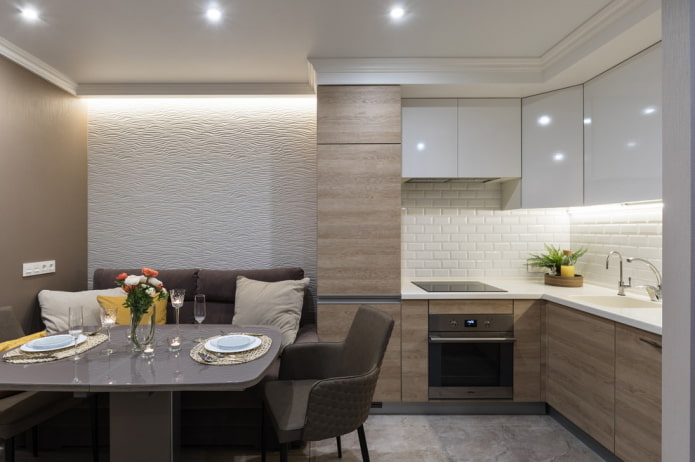 zona pranzo all'interno della cucina a forma di angolo