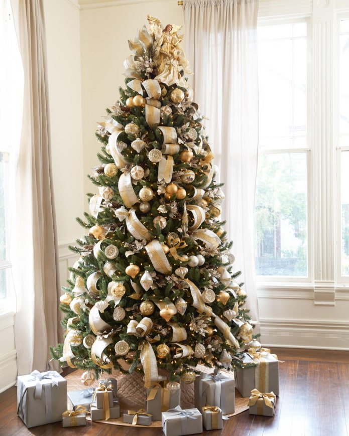 Albero di Natale in oro
