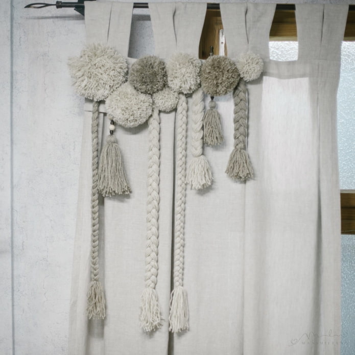 Composizione con pompon