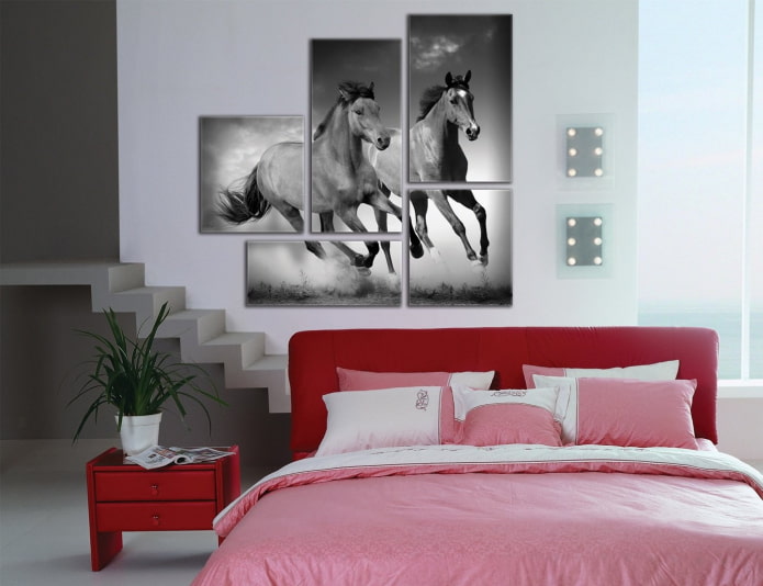 quadro modulare con cavalli in camera da letto