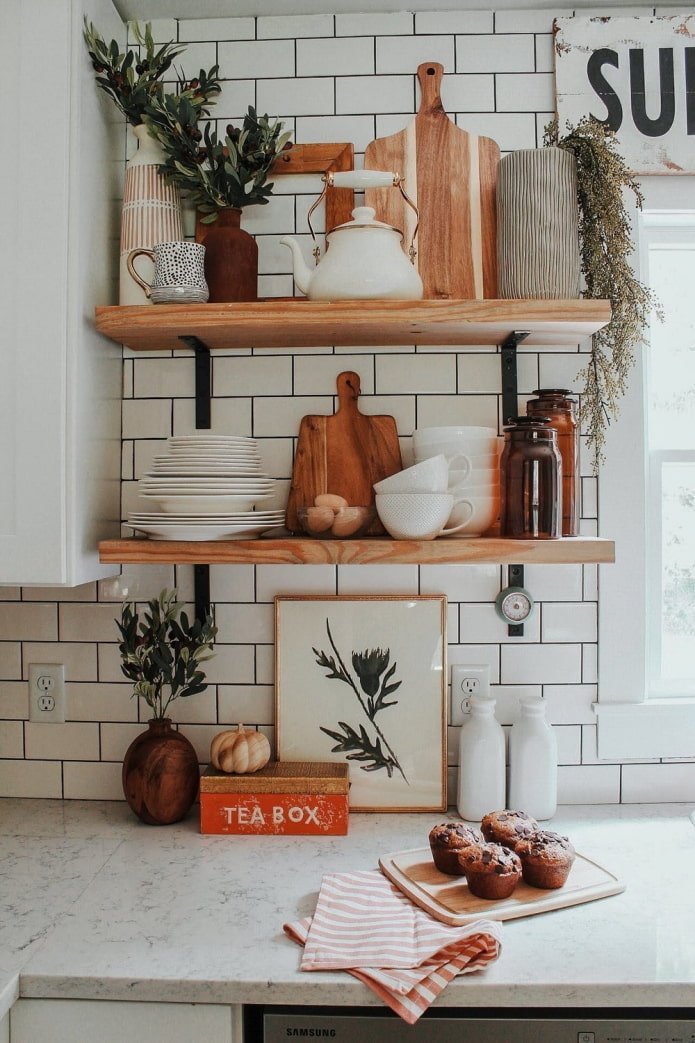 Cornice con illustrazione botanica