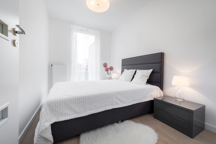 tessuti e decorazioni in camera da letto nei toni del bianco