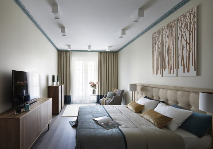 decorazione del soffitto in una camera da letto stretta
