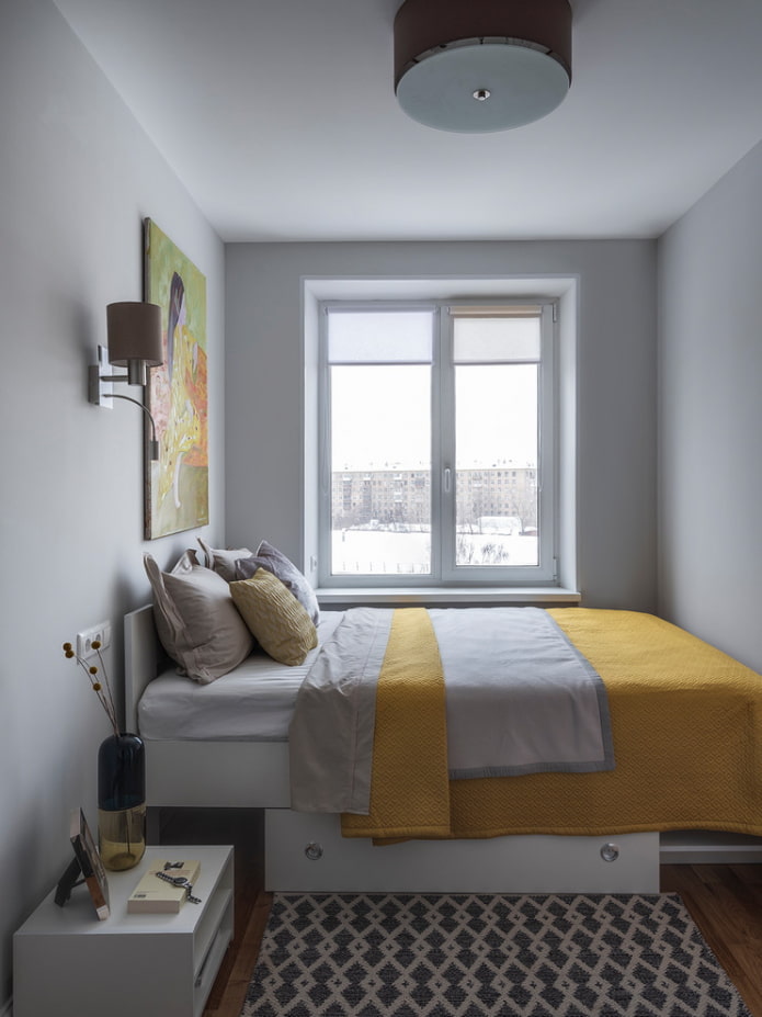 rifinitura del pavimento in una camera da letto in un edificio di Krusciov
