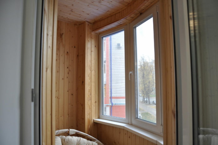 pendenze delle finestre in legno