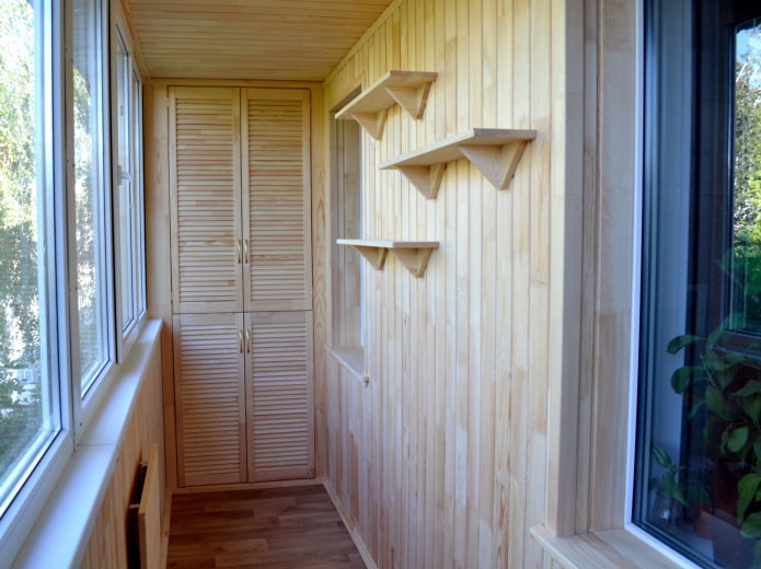 rifinitura del balcone con assicelle