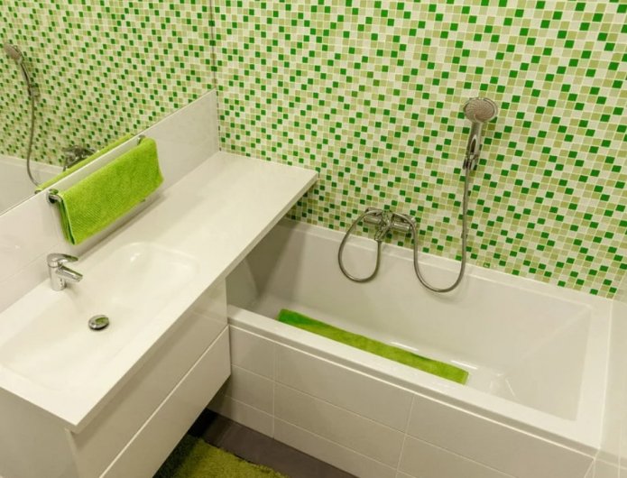 decorazione del bagno con mosaici