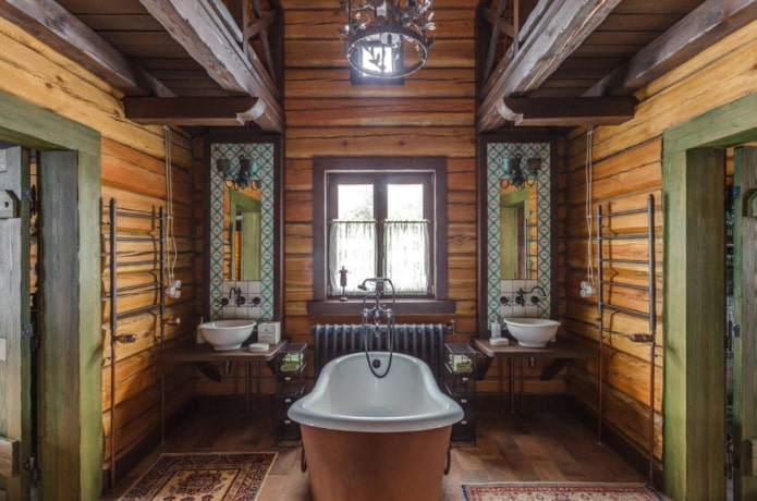 ampio bagno in legno