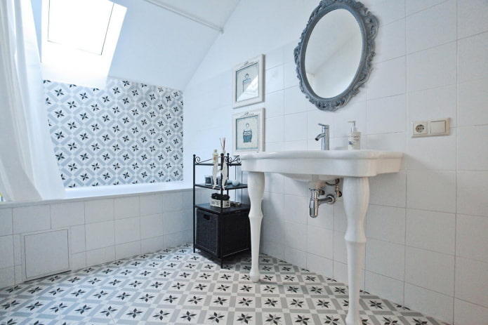 bagno bianco e nero