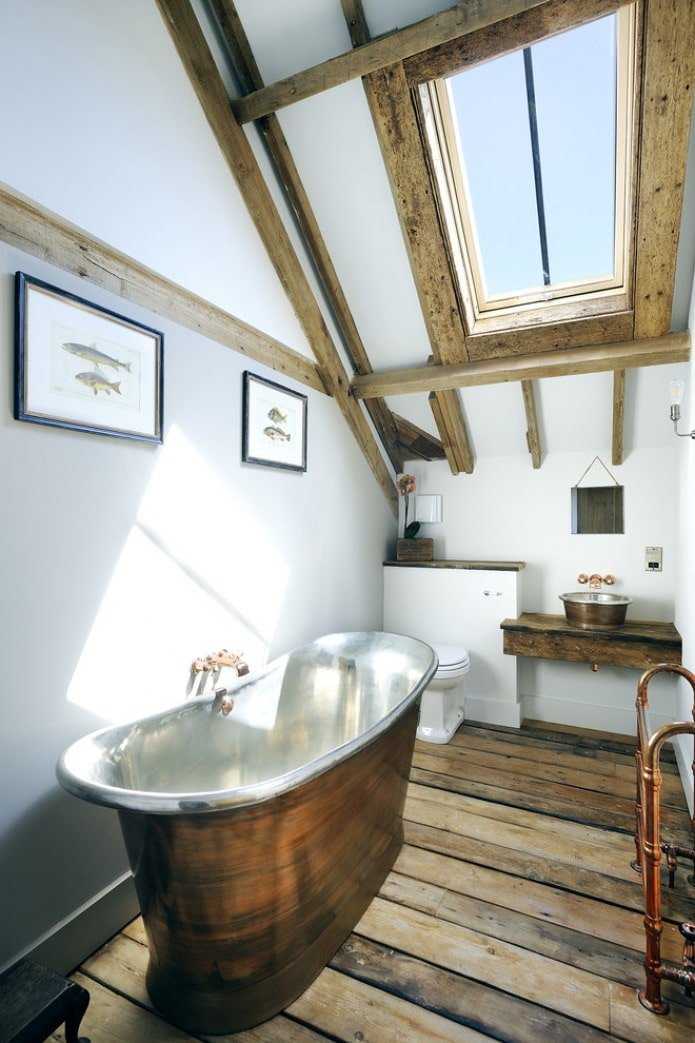 travi in legno sul soffitto