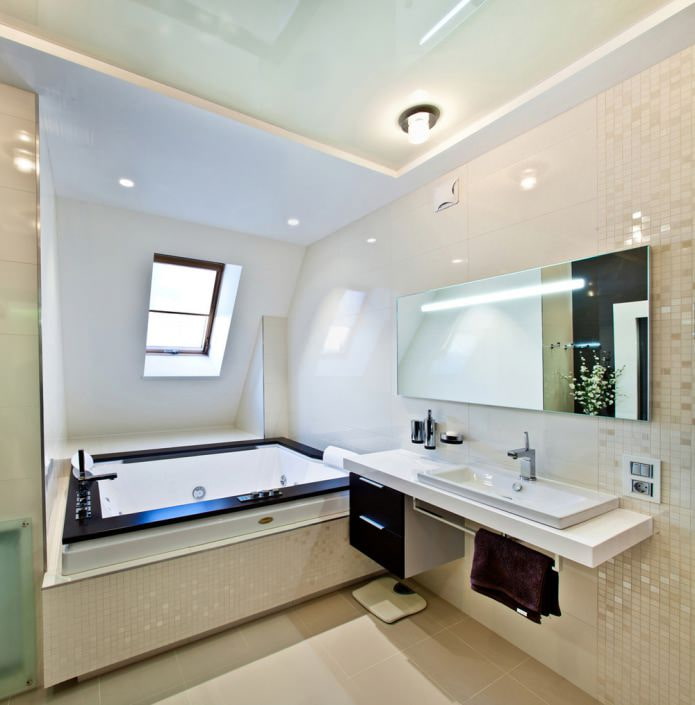 Soffitto teso in bagno