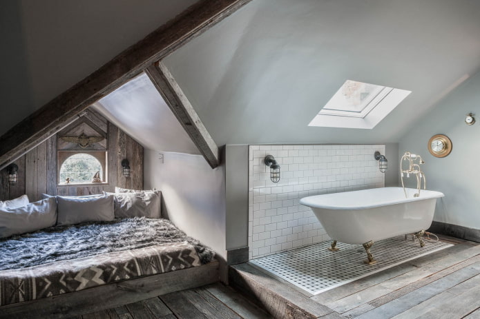 Piccola camera da letto con bagno in mansarda