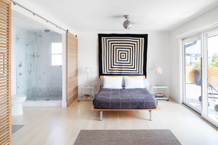 Doccia in una camera da letto scandinava