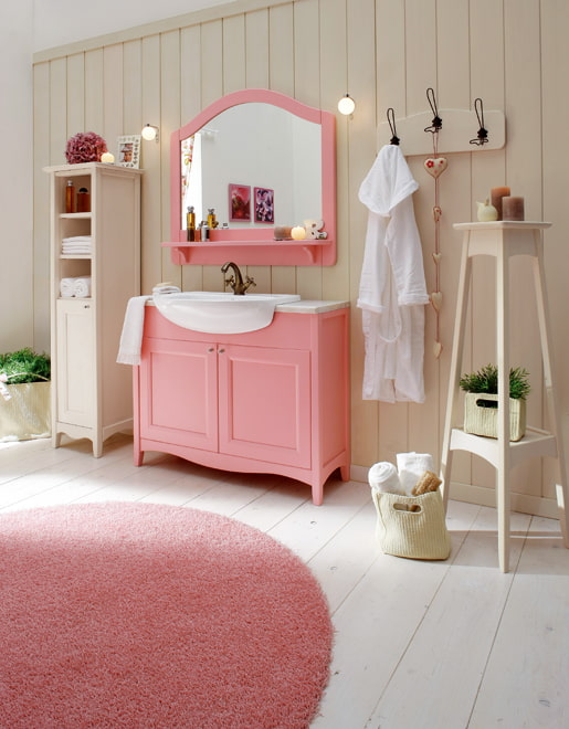 Mobiletto da bagno con fresatura