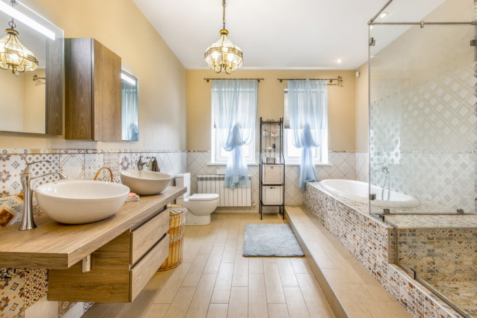 Piastrelle patchwork in bagno