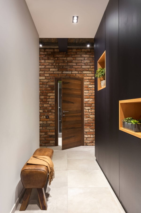 porte scure all'interno