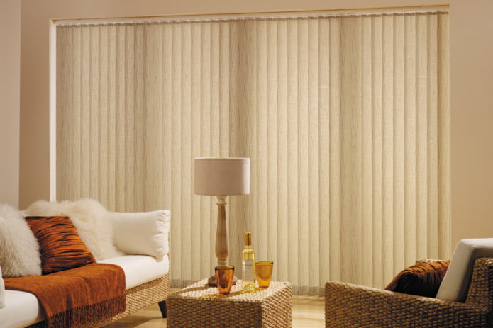 listelli verticali beige all'interno