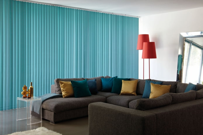 stecche verticali turchesi all'interno