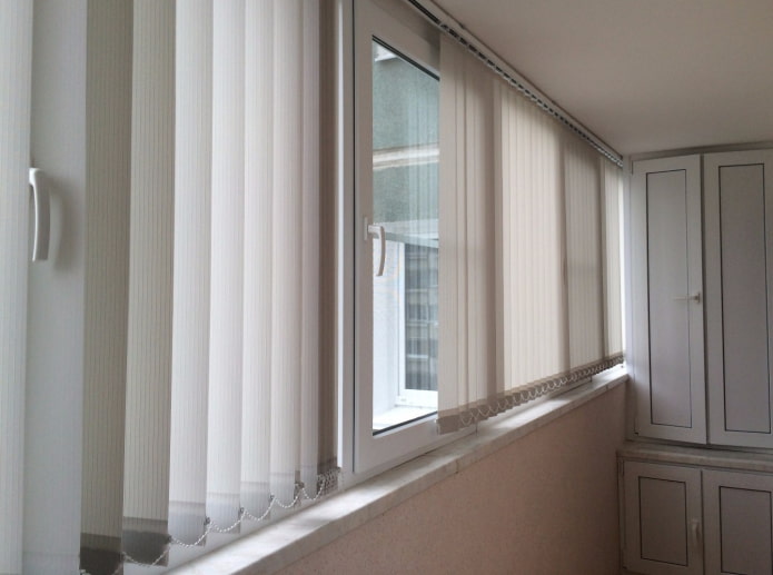 doghe verticali sulla loggia