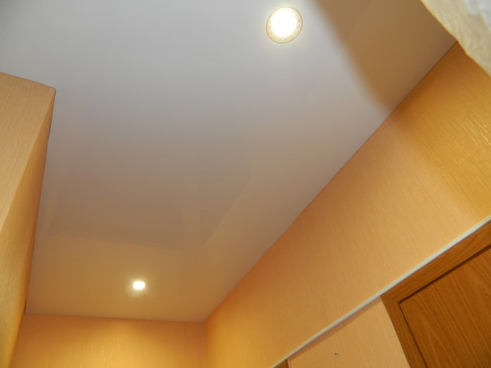 soffitto teso senza spazio