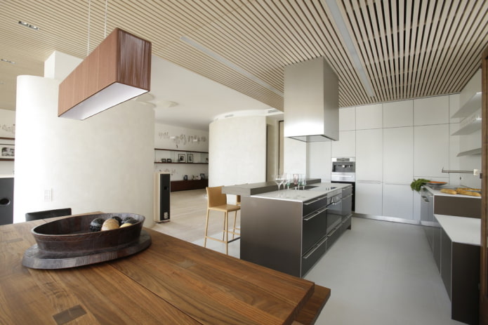 soffitto a rack nell'interno della cucina