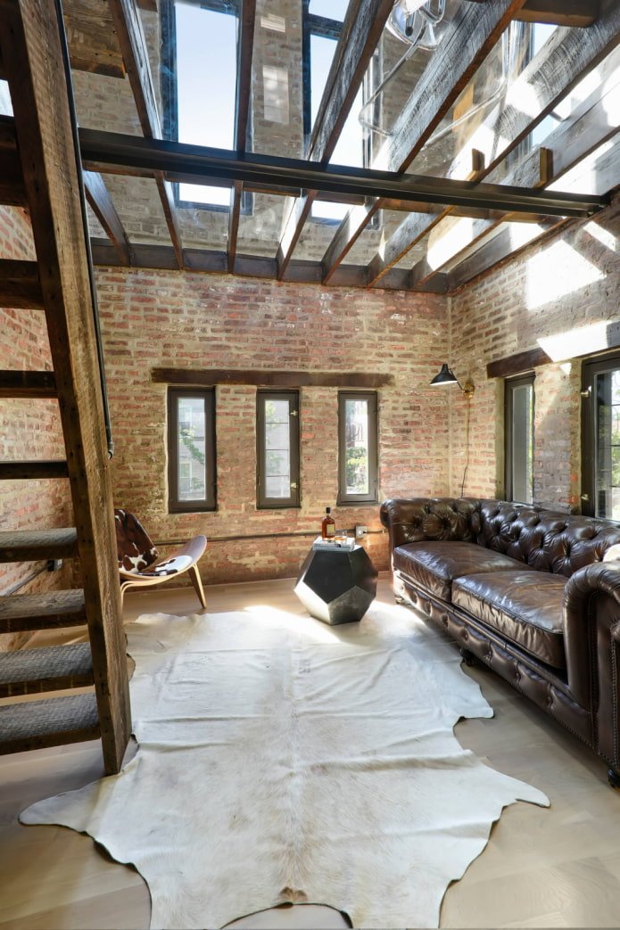 soffitto in vetro nell'interno del soggiorno