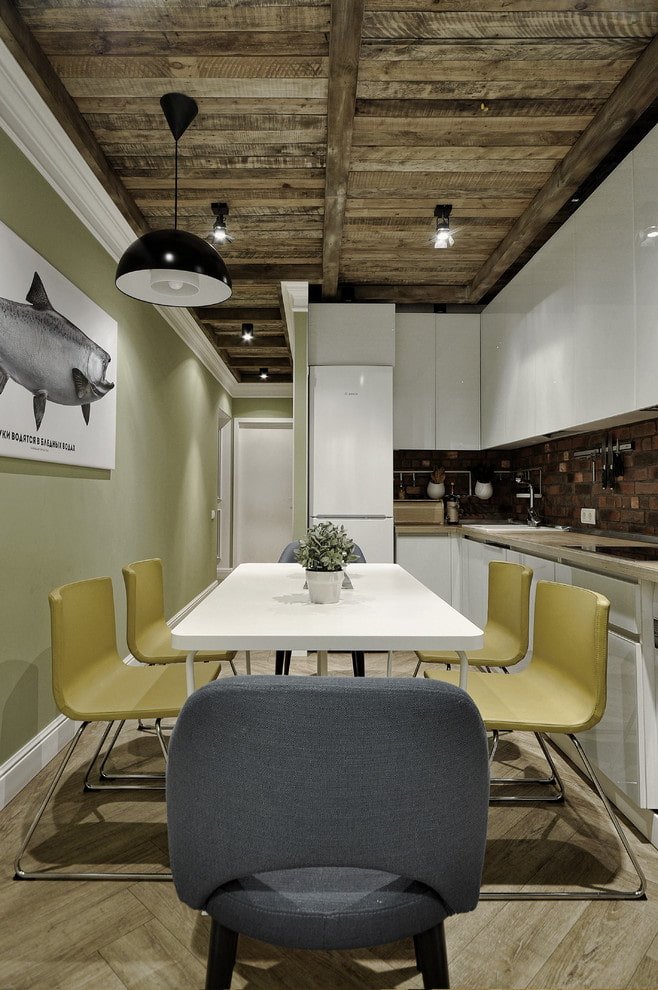 soffitto nell'interno della cucina