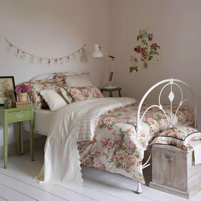 camera da letto monocromatica in stile vintage