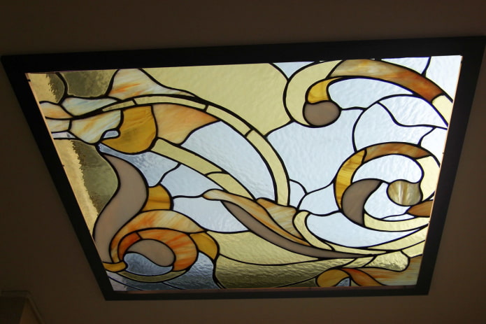 design del soffitto in vetro colorato Tiffany