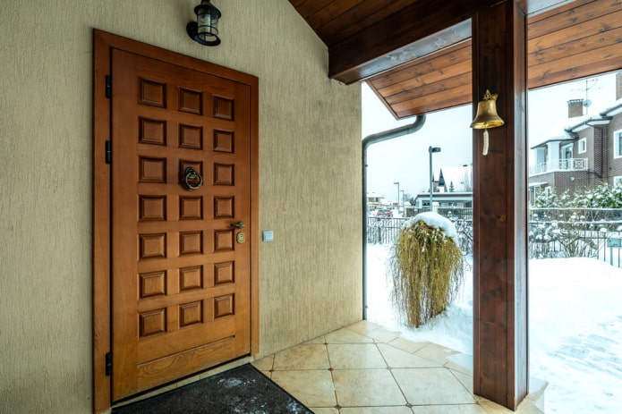 decorazione esterna della porta d'ingresso