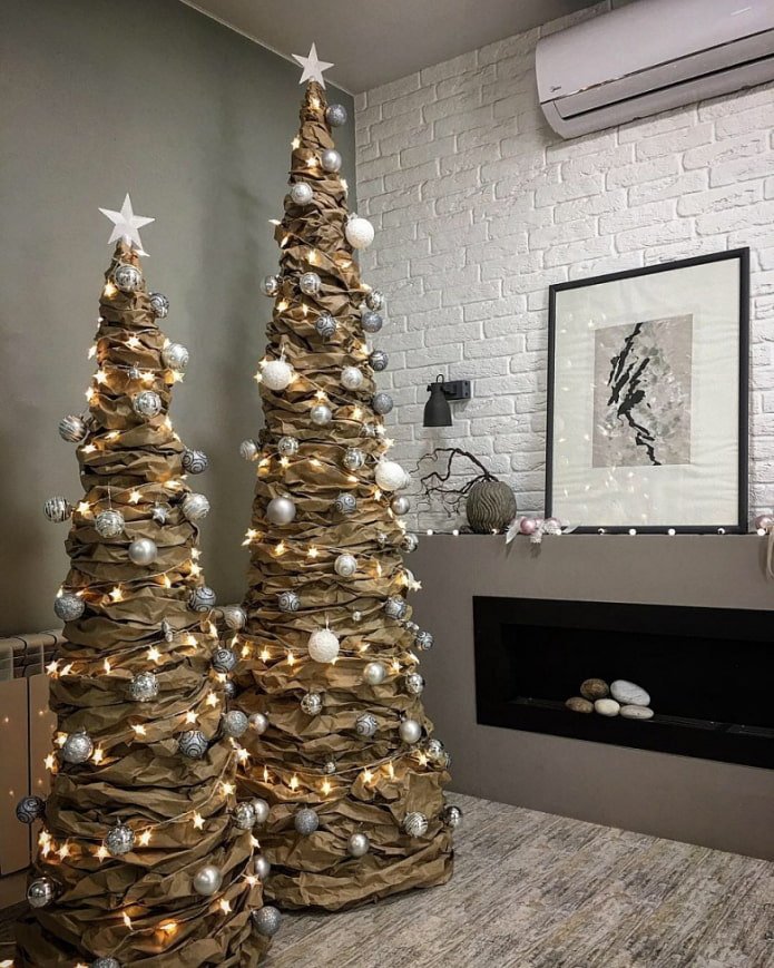Alberi di Natale in carta kraft