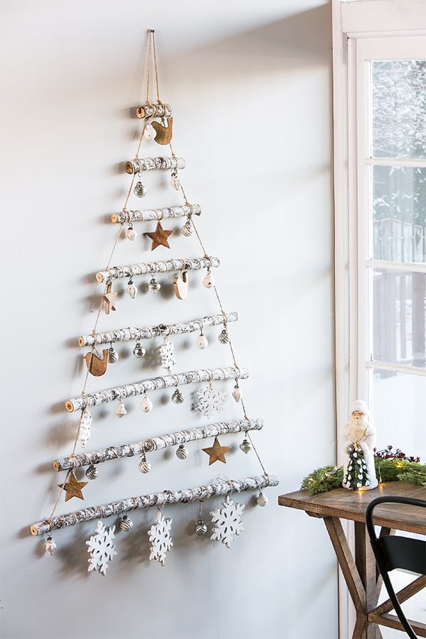 Albero di Natale fatto di bastoncini