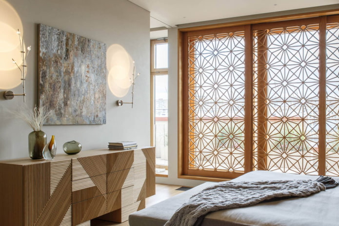 zanzariera decorativa alla finestra in camera da letto