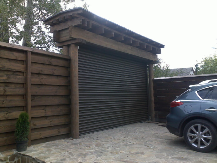 pergola sopra il cancello