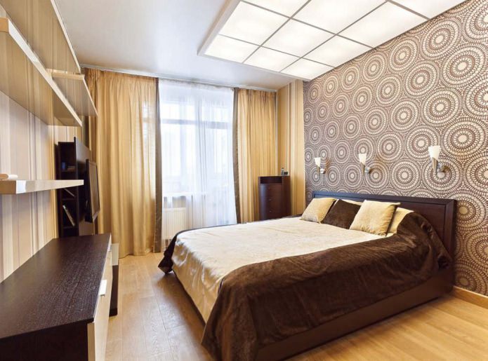 Carta da parati combinata in camera da letto: a motivi