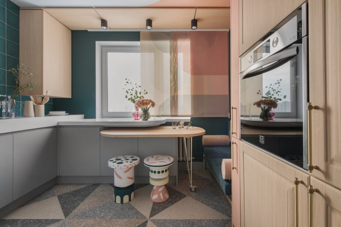 angolo cucina con tavolo estraibile all'interno