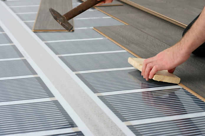posa del pavimento laminato su pavimento riscaldato