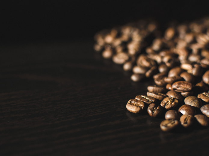 come rimuovere l'odore di vernice con il caffè