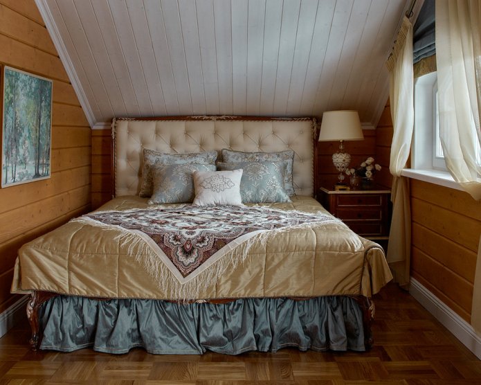 Letto con mantovana